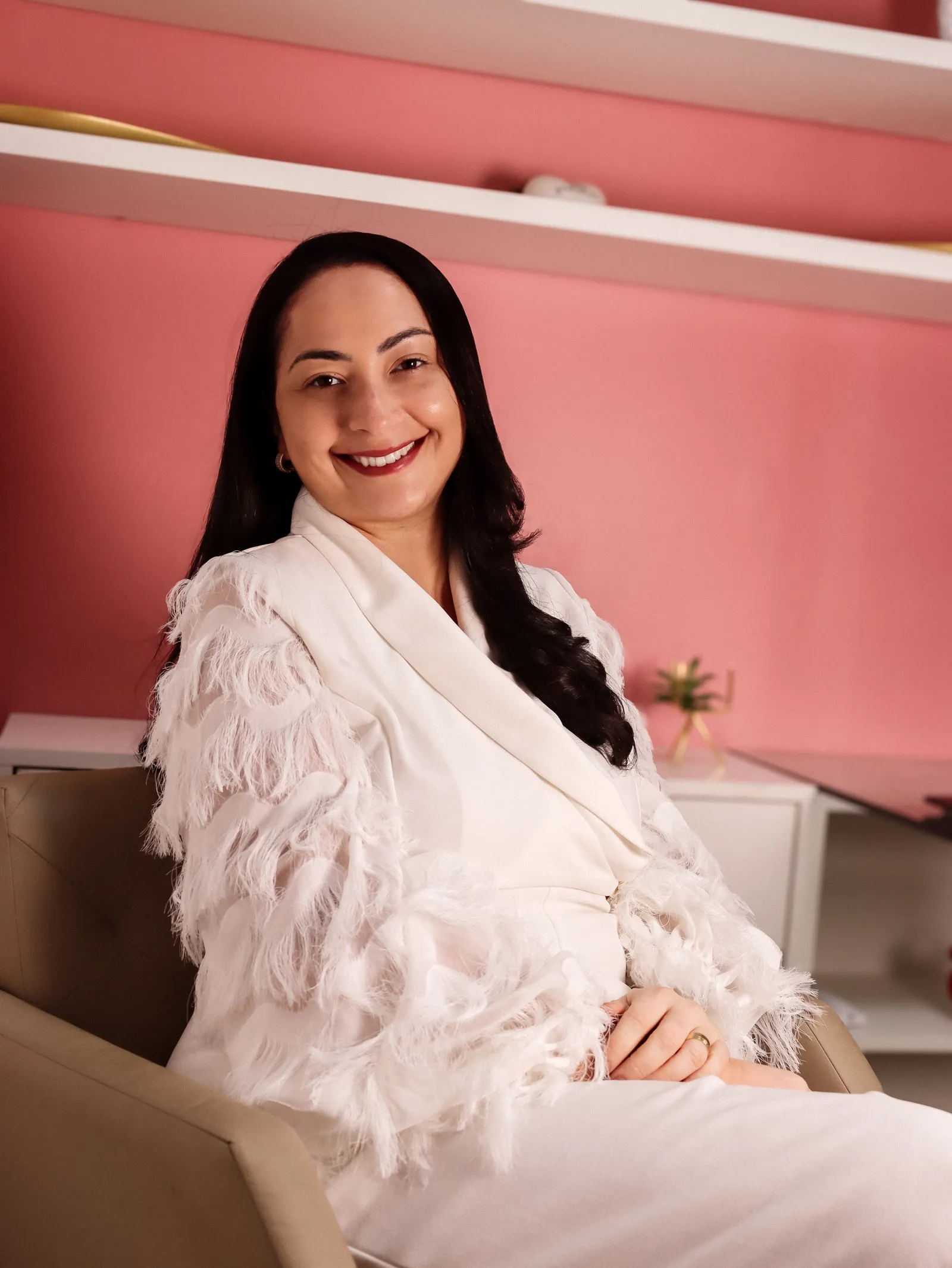 Dra. Síntique Priscila Alves Lopes em consultório